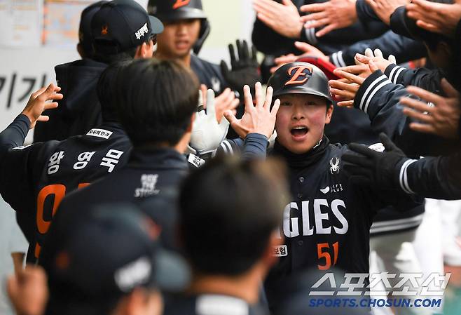 5일 대구 삼성라이온즈파크에서 열린 삼성 라이온즈와 한화 이글스의 경기. 9회초 2사 1,2루 한화 문현빈이 역전 스리런포를 날린 뒤 환호하고 있다. 대구=박재만 기자 pjm@sportschosun.com/2025.04.05/
