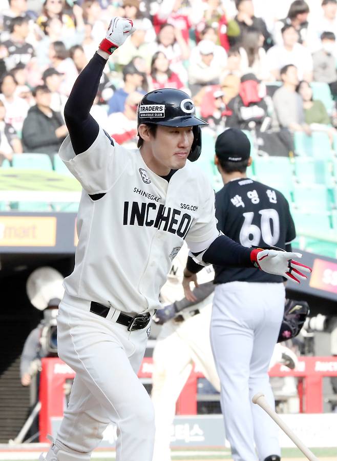 6일 끝내기 안타를 때려낸 SSG 오태곤. SSG 제공