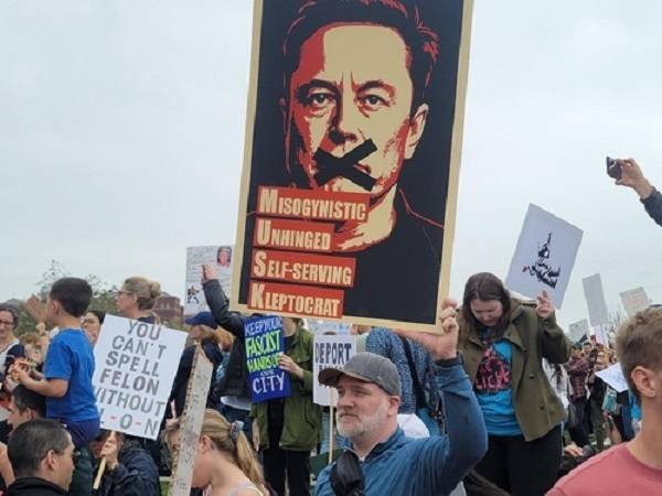 5일(현지시간) 미국 워싱턴DC 내셔널 몰에서 벌어진 트럼프 반대 시위. 연합뉴스