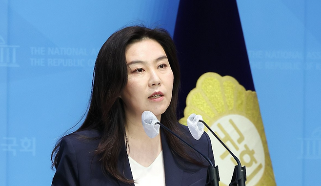 브리핑하는 강유정 원내대변인 / 사진=연합뉴스