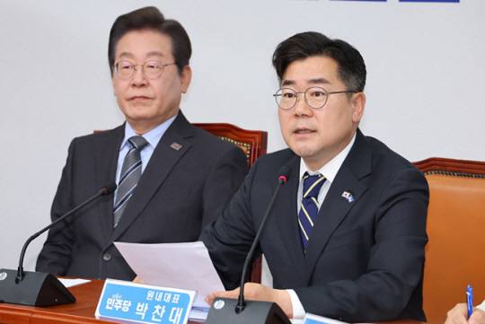 박찬대 더불어민주당 원내대표가 7일 서울 여의도 국회에서 열린 최고위원회의에서 발언하고 있다. 연합뉴스