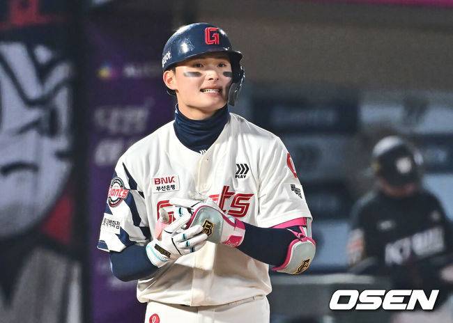 [OSEN=부산, 이석우 기자] 롯데 자이언츠 윤동희 033 2025.03.28 / foto0307@osen.co.kr