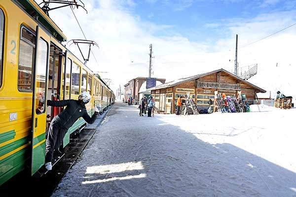 아이거글래처 기차역. 역에서 내리면 바로 스키장이다.