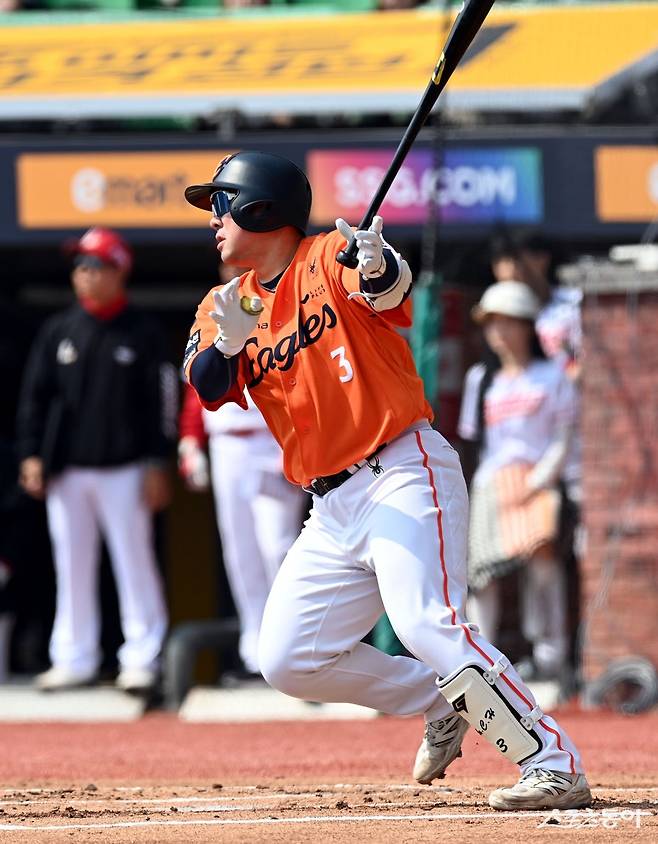 2025년 3월 10일 인천 SSG 랜더스필드에서 한화 타자 안치홍.

    인천 ｜ 김민성 기자 marineboy@donga.com