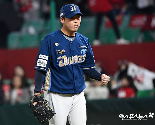 NC 투수 최성영은 지난 5일 고척 스카이돔에서 열린 '2025 신한 SOL Bank KBO 리그' 키움과 정규시즌 2차전에서 구원 등판했다. 최종 성적 1⅔이닝 무실점으로 호투해 승리 투수가 됐다. 전략적인 이유로 한 경기 만에 선발 투수에서 불펜으로 보직을 바꿨지만, 어느 위치에서든 팀에 활력을 불어넣고 있다. 엑스포츠뉴스 DB