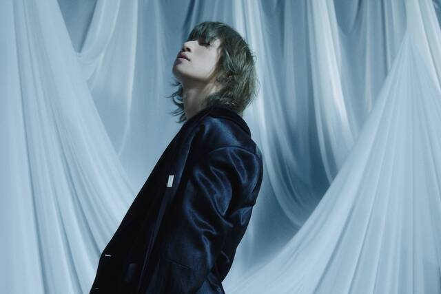앞서 리메이크 곡 '흘러간다'로 감성의 변화를 예고하고 이후 싱글에서 싱어송라이터로서 빌드업 한 대성은 이번엔 작사는 물론 작곡에도 참여해 성장을 보여줌과 동시에 자신의 개성과 정체성도 녹여냈다. /알앤디컴퍼니(디레이블)