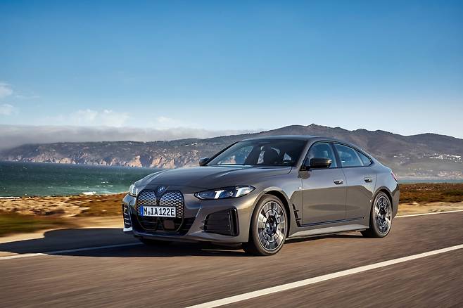 7일 국내 출시된 BMW의 '뉴 i4 eDrive40' / BMW코리아