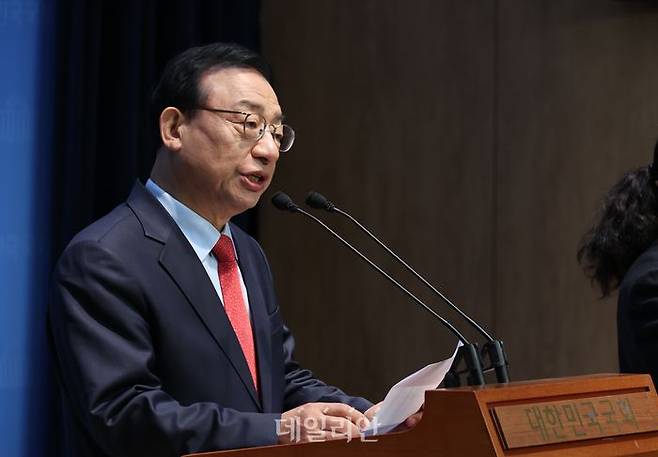 이정현 전 새누리당 대표가 8일 국회 소통관에서 국민의힘 대선 후보 경선 출마 기자회견을 하고 있다. ⓒ뉴시스