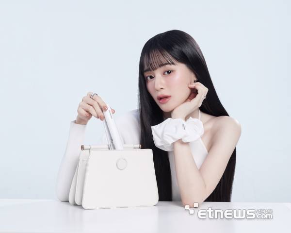 글램팜 미들사이즈 신제품 고데기 '글램팜 오마이글램'.