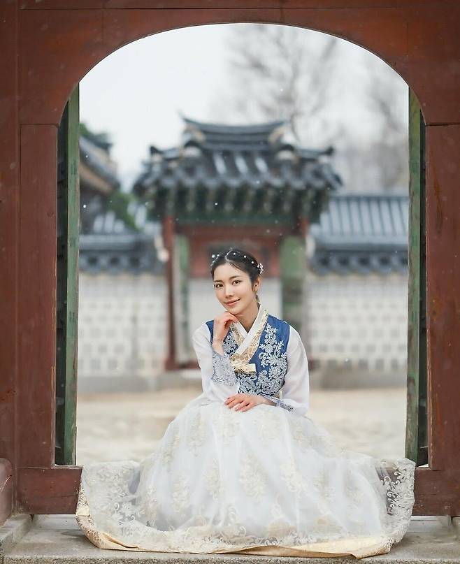 Screenshot_20250408_184219_Instagram.jpg 한복입고 경복궁 간 카에데 카렌