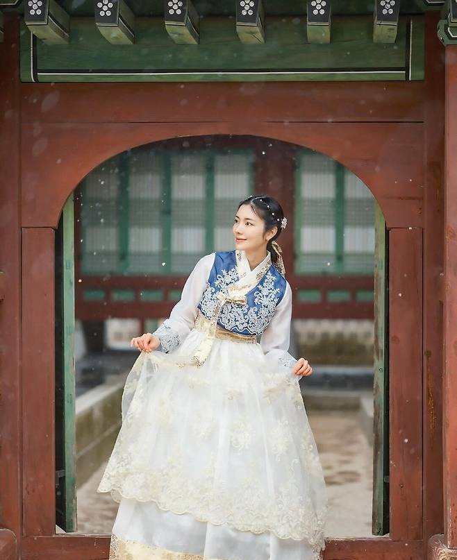 Screenshot_20250408_184233_Instagram.jpg 한복입고 경복궁 간 카에데 카렌
