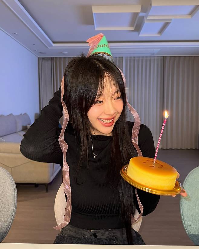488476570_17863918686367513_5910037526014714103_n.jpg 최근 생일이었던 (구)시그니처 지원 인스타 사진 모음