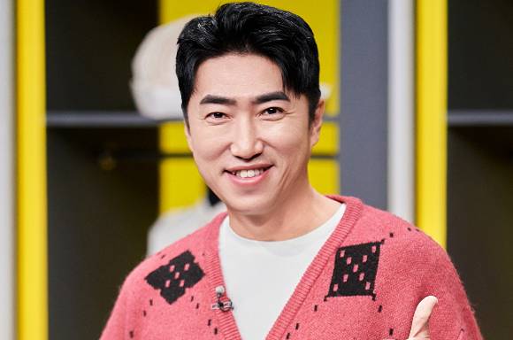 개그맨 장동민이 JTBC 프로그램 '바디캠' 제작발표회에 참석해 포즈를 취하고 있다. [사진=JTBC]