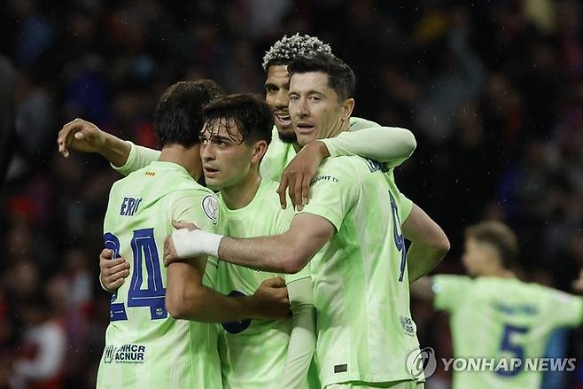 FC 바르셀로나 선수들(사진출처-연합뉴스)