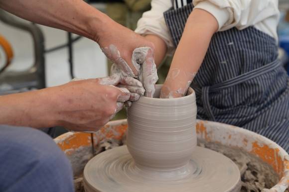 이천시  ‘나만의 도자기 만들기’ 사전 체험행사 사진(이천시 제공)
