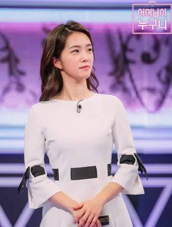 강지영 아나운서.