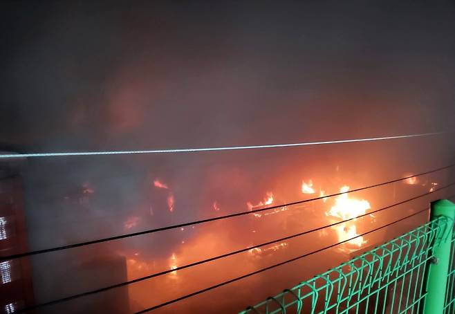 가구 제조공장 화재 현장 [김포소방서 제공. 재판매 및 DB 금지]
