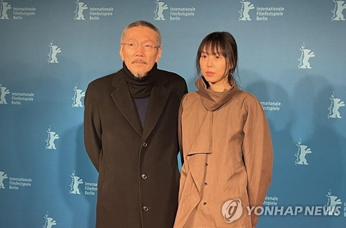 홍상수 감독과 배우 김민희 [연합뉴스 자료사진]