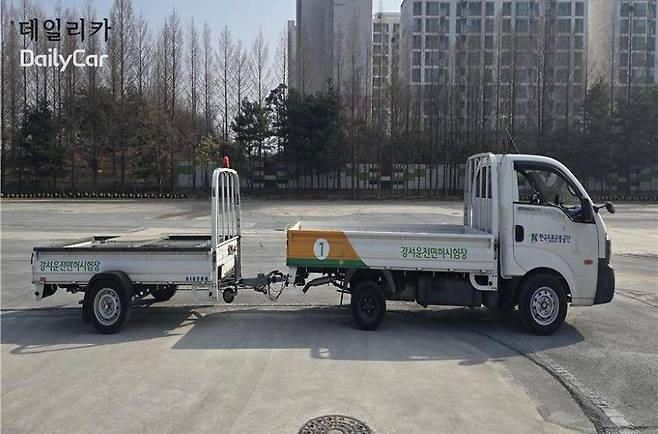 소형견인차, 운전면허 제1종특수 기능시험용 차량 (한국도로교통공단)