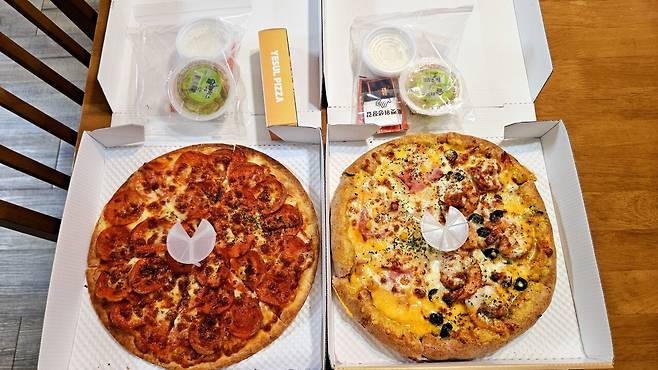 20250408_220341.jpg 저녁 배달 피자에 쏘주한잔