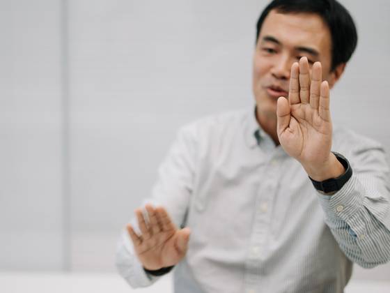 ″Out of sight, Out of mind. 어떻게든 사용자에게 반복적으로 노출돼야 해요.″ 사진 폴인