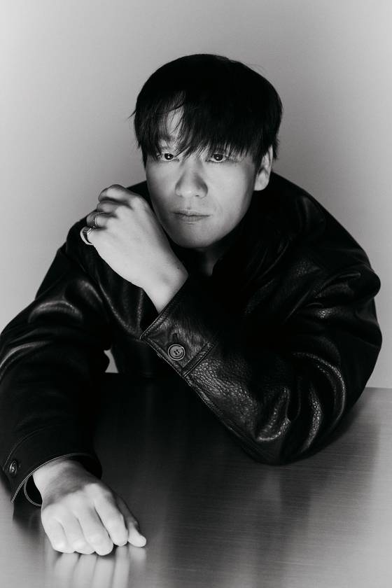 박해수 배우는 넷플릭스 오리지널 시리즈 '악연'에서 '목격남'을 연기했다. 그는 '이름 없는 배역을 제안 받은 건 처음"이라고 전했다. 사진 넷플릭스