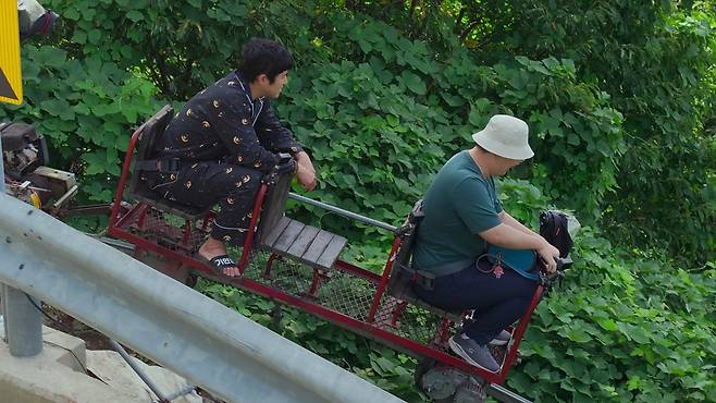 넷플릭스 오리지널 예능 ‘대환장 기안장’의 한 장면. 사진 넷플릭스