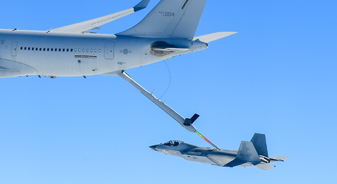 공중급유중인 KF21