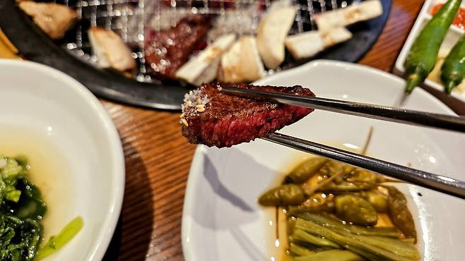 20250409_182805.jpg 회사 대표님이 사주신 한우 그리고 선물