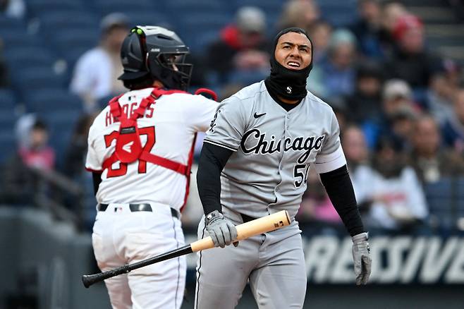 <yonhap photo-3681="">10일(한국시간) 클리블랜드전에서 삼진으로 물러나는 레닌 소사/ [AFP=연합뉴스]</yonhap>