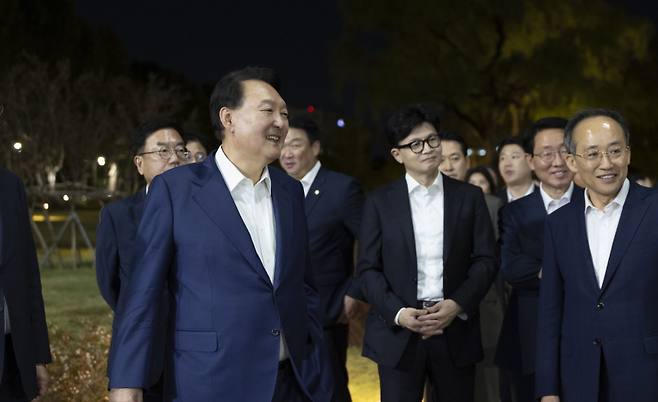 지난해 10월, 윤석열 전 대통령 (왼쪽)과 한동훈 전 국민의힘 대표 (대통령실)