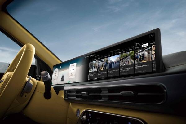 ‘블룸버그 앱’ 적용 화면 [사진제공=제네시스]