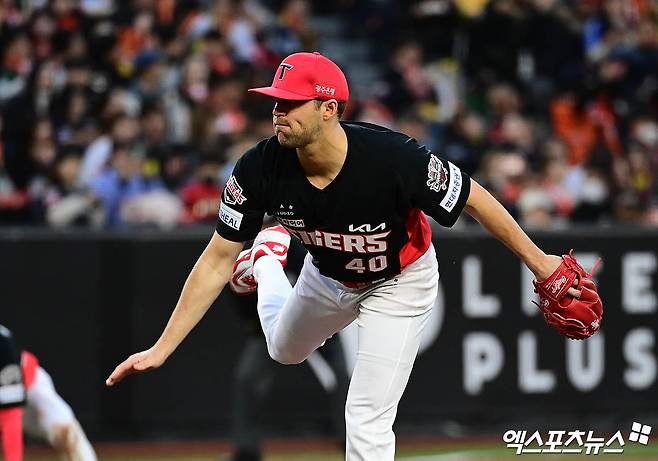 KIA 투수 네일은 9일 사직구장에서 열린 '2025 신한 SOL Bank KBO 리그' 롯데와 정규시즌 두 번째 맞대결에서 선발 등판했다. 무실점 행진이 4경기 36⅔이닝에서 깨졌지만, 7이닝 1실점 완벽한 투구로 상대 타선을 압도했다. 엑스포츠뉴스 DB