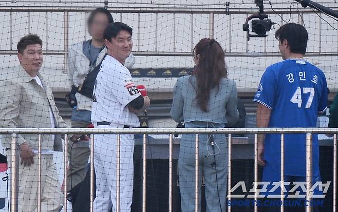 나지완 해설위원도 멋진 화면을 함께 구성했다.