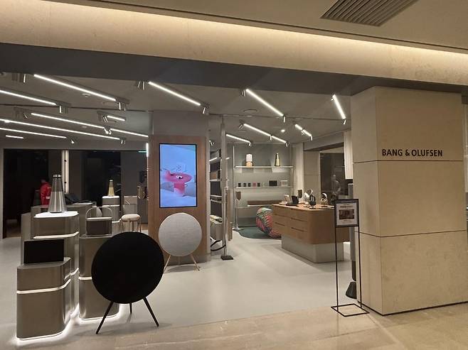 신세계 더 헤리티지 뱅앤올룹슨 매장. 황소영 기자 fangso@donga.com