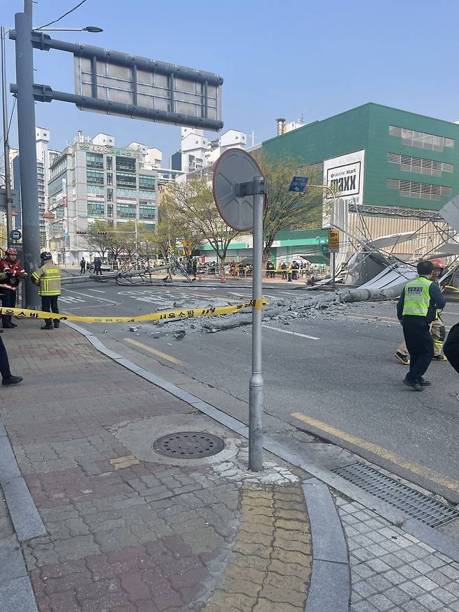1744351627097.jpg 현시각 영등포 전봇대 초전박살