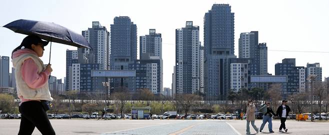 부동산 전문가들은 정권이 교체돼도 부동산 공급 안정화를 위해 정비사업이 지속 추진돼야 한다고 분석했다. 사진은 서울 서초구 한 아파트. /사진=뉴시스