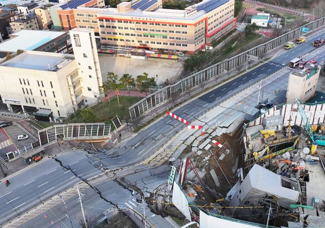 11일 경기도 광명시 일직동 신안산선 공사 현장에서 붕괴 사고가 발생했다. 연합뉴스  <저작권자(c) 연합뉴스, 무단 전재-재배포, AI 학습 및 활용 금지>