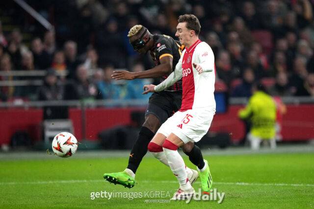 빅토르 오시멘이 첼시 이적을 원하는 것으로 알려졌다./게티이미지코리아