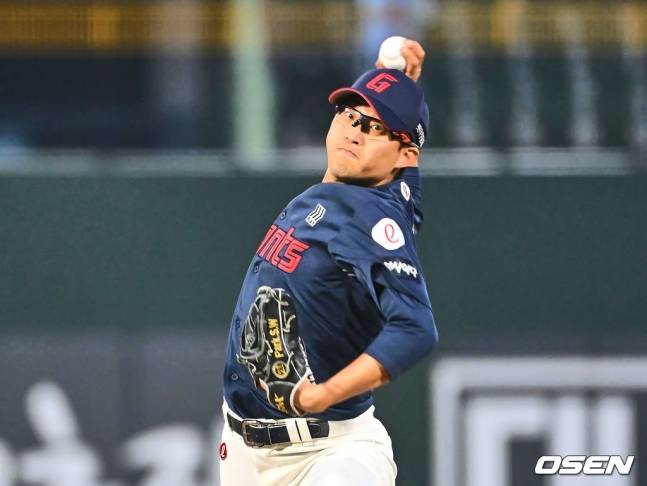 롯데 박세웅이 역투하고 있다.