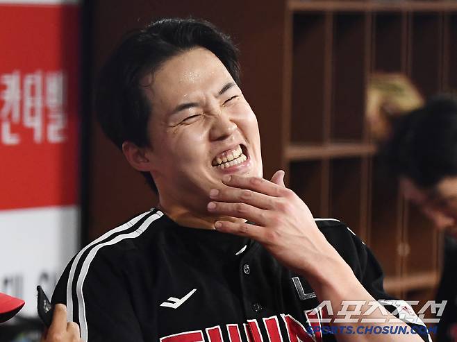 10일 서울 고척스카이돔에서 열린 LG-키움전. 7회말 투구를 마친 임찬규가 활짝 웃고 있다. 고척=정재근 기자 cjg@sportschosun.com/2025.4.10/