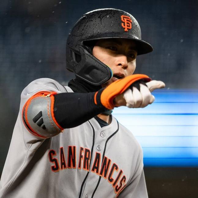 샌프란시스코 이정후가 12일 양키스전 1회초 스리런 홈런을 날리고 세리머니를 하고 있다. /사진=샌프란시스코 자이언츠 공식 SNS