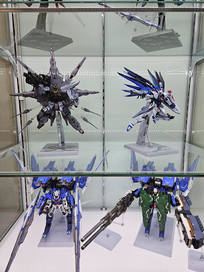 10.png 건담 장식장 보고가세요