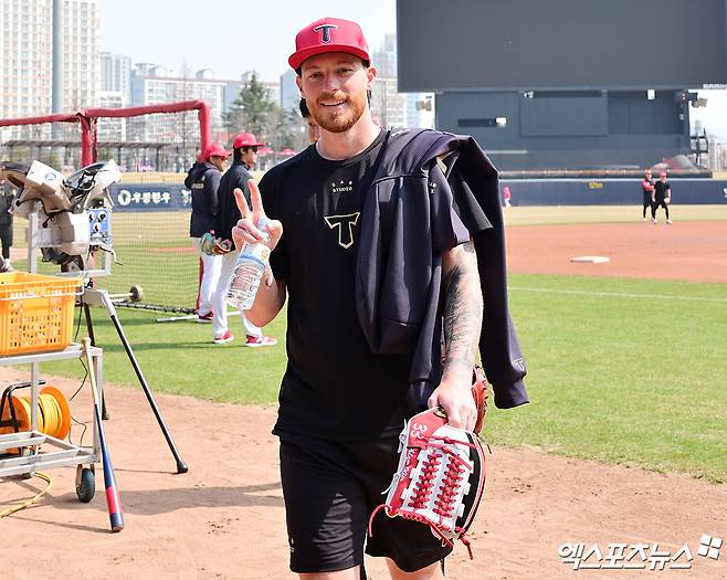 23일 오후 광주기아챔피언스필드에서 열리는 '2025 신한 SOL Bank KBO리그' NC 다이노스와 KIA 타이거즈의 경기, KIA 올러가 포즈를 취하고 있다. 엑스포츠뉴스 DB