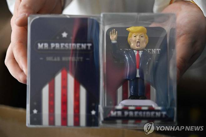 중국의 장난감 공장에서 생산된 트럼프 피규어 [AFP=연합뉴스]