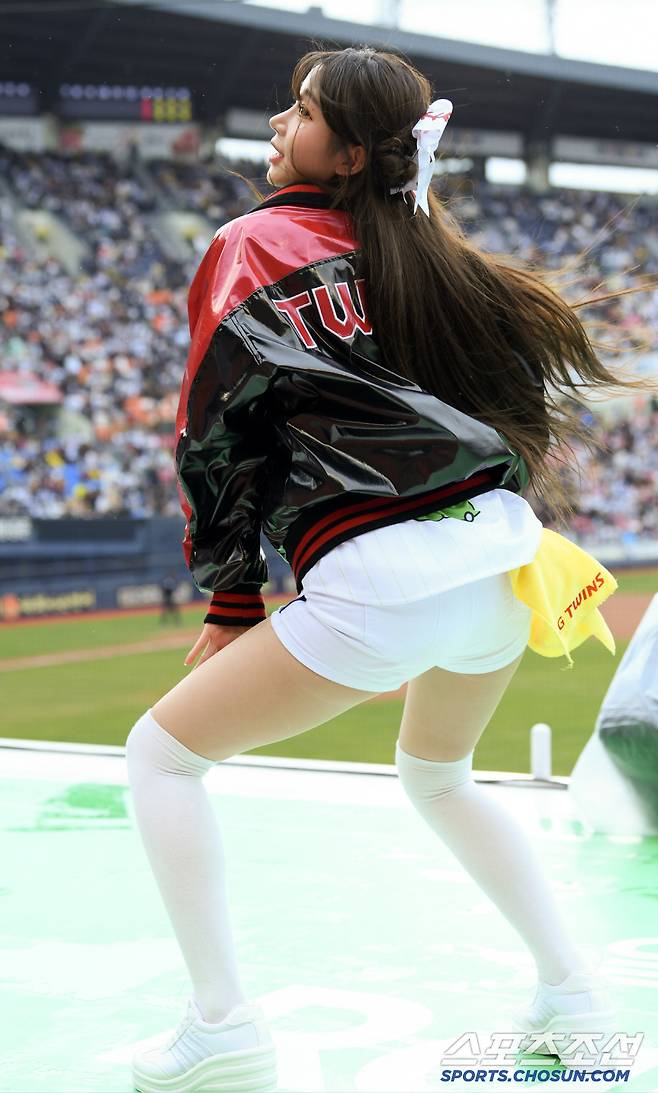 아찔한 웨이브.