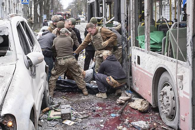 13일(현지 시각)우크라이나 수미 지역이 탄도 미사일 공격을 받았다. 사진=AP 연합뉴스