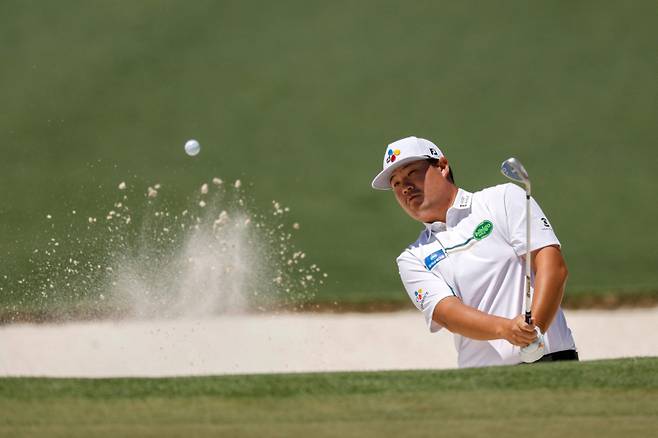 <yonhap photo-1544="">임성재가 마스터스 최종일 2번 홀에서 벙커 샷을 하고 있다.&nbsp; &nbsp; AFP=연합뉴스</yonhap>