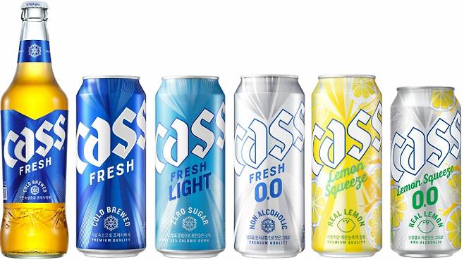 카스가 올 3월 '프레시'함을 강조한 새로운 디자인으로 비주얼 브랜드 아이덴티티를 재정립했다. 신규 VBI 리뉴얼과 함께 새롭게 바뀐 카스 패키지. /사진=카스