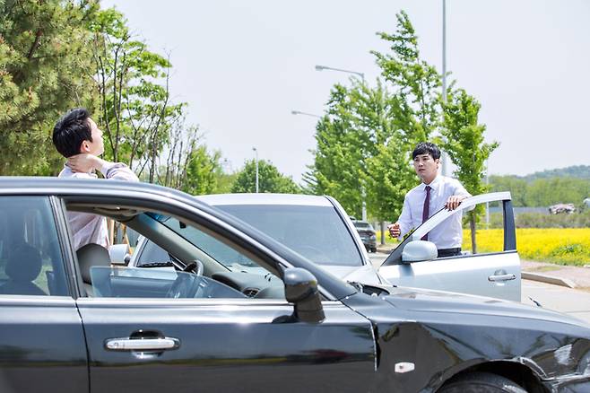 지난해 조직적인 보험사기 수법으로 편취된 보험금만 82억원에 달했다. 금융감독원은 무리하게 끼어들지 말고, 안전거리를 확보하는 등 안전운전을 생활화하는 것이 중요하다고 당부했다. 게티이미지뱅크 제공